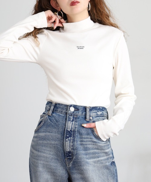 GUESS JEANS（ゲスジーンズ）の「GUESS JEANS タートルネック セーター（ニット/セーター・レディース・オフホワイト/ブラック・S/M/L/XS）」の6枚目の写真