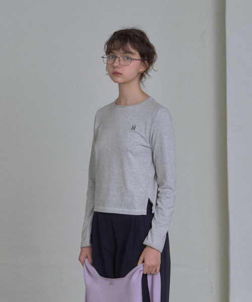 HANE(ハネ)の「H Needlework T-shirt_Gray Stripe(Tシャツ/カットソー・レディース・その他・SMALL/MEDIUM)」の1枚目の写真