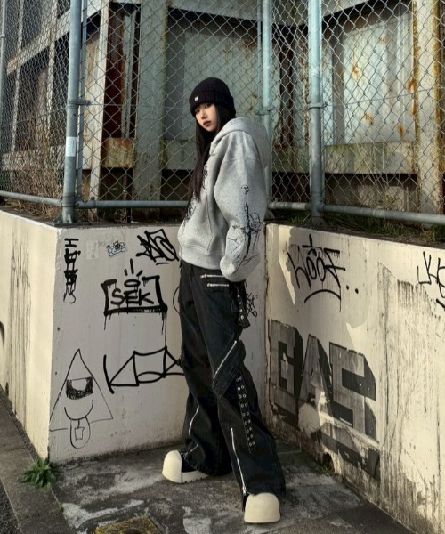 KsG（ケーエスジー）の「マルチデザインカーゴデニム（カーゴパンツ・レディース・ブラック・X-LARGE/LARGE/SMALL/MEDIUM）」の4枚目の写真