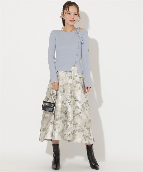 AND COUTURE(アンドクチュール)の「アシメリボンスリットプルオーバー(ニット/セーター・レディース・ホワイト/ピンク/ブラック/モカ/サックスブルー・FREE)」の16枚目の写真