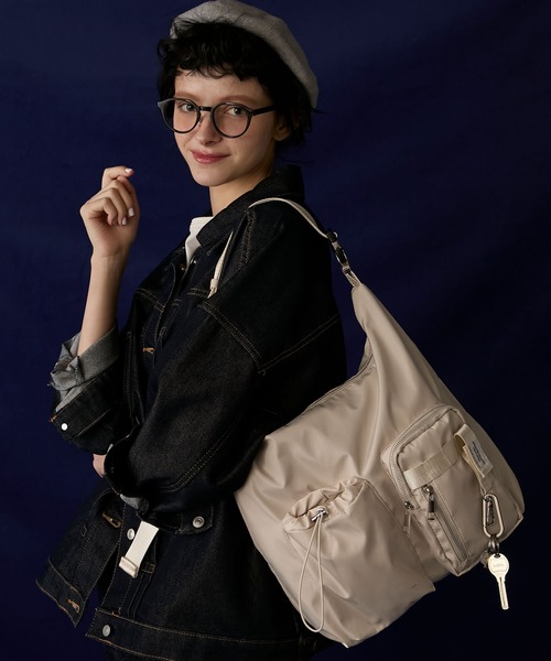 BONLECILL Marche（ボンルシールマルシェ）の「【BONLECILL Marche】マルチポケットユーティリティショルダーバッグ（ショルダーバッグ・レディース・グレー/アイボリー/ブラック・FREE）」の4枚目の写真