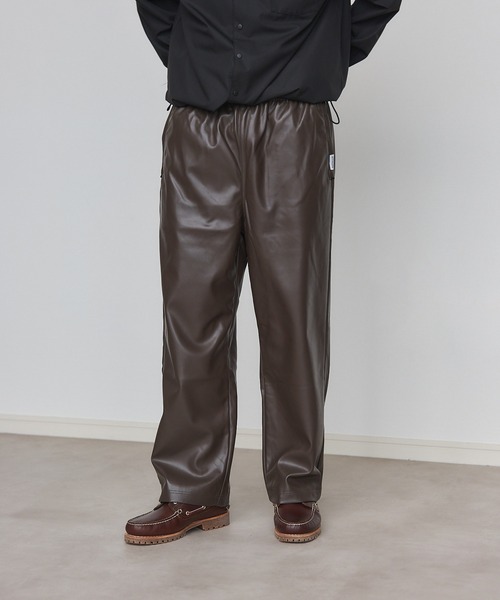 MAISON CLUB（メゾンクラブ）の「【MAISON CLUB】Super Soft PU Leather Track Pants / スーパーソフトPUレザートラックパンツ（その他パンツ・メンズ・ブラック/グレー/ブラウン・L/M）」の18枚目の写真