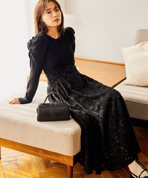 mysty woman(ミスティウーマン)の「カットジャガードドッキングワンピース 636605(ワンピース・レディース・ブラック/ピンクベージュ/アイボリー・FREE)」の21枚目の写真