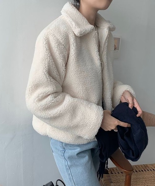 Girly Doll(ガーリードール)の「ジップアップ裏キルティングボアブルゾン(チェスターコート・レディース・グリーン/ベージュ/ブラック/ブルー・FREE)」の6枚目の写真