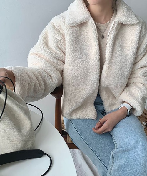 Girly Doll(ガーリードール)の「ジップアップ裏キルティングボアブルゾン(チェスターコート・レディース・グリーン/ベージュ/ブラック/ブルー・FREE)」の11枚目の写真