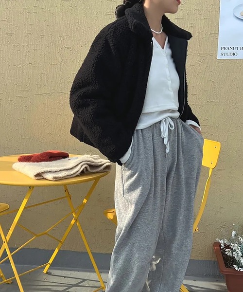 Girly Doll(ガーリードール)の「ジップアップ裏キルティングボアブルゾン(チェスターコート・レディース・グリーン/ベージュ/ブラック/ブルー・FREE)」の14枚目の写真