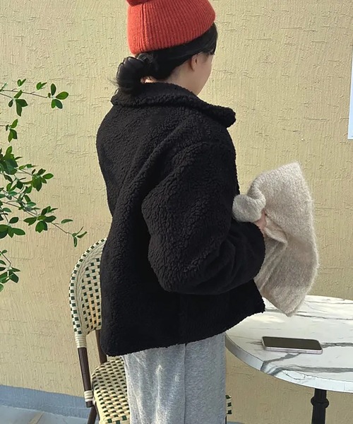 Girly Doll(ガーリードール)の「ジップアップ裏キルティングボアブルゾン(チェスターコート・レディース・グリーン/ベージュ/ブラック/ブルー・FREE)」の16枚目の写真