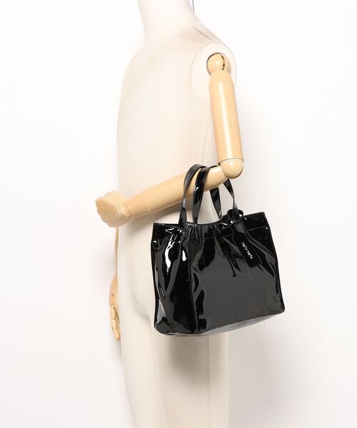 Three Four Time（ｽﾘｰﾌｫｰﾀｲﾑ）の「ソフトエナメルショッパーBAG S（トートバッグ・レディース・ベージュ/グレー/ブラック/レオパード・FREE）」の19枚目の写真
