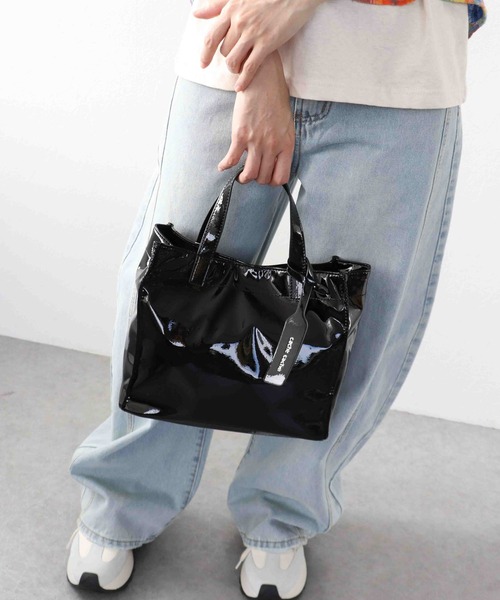 Three Four Time（ｽﾘｰﾌｫｰﾀｲﾑ）の「ソフトエナメルショッパーBAG S（トートバッグ・レディース・ベージュ/グレー/ブラック/レオパード・FREE）」の9枚目の写真