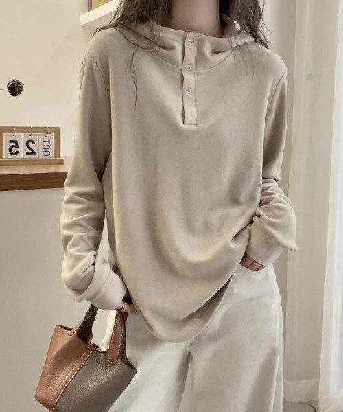 SallyLunn(サリーラン)の「ヘンリーネックフーディー(パーカー・レディース・ベージュ/グレー・LARGE/MEDIUM)」の2枚目の写真
