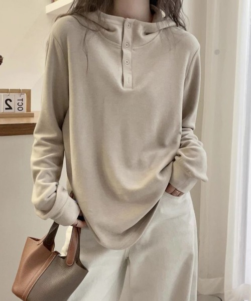 SallyLunn(サリーラン)の「ヘンリーネックフーディー(パーカー・レディース・ベージュ/グレー・LARGE/MEDIUM)」の3枚目の写真