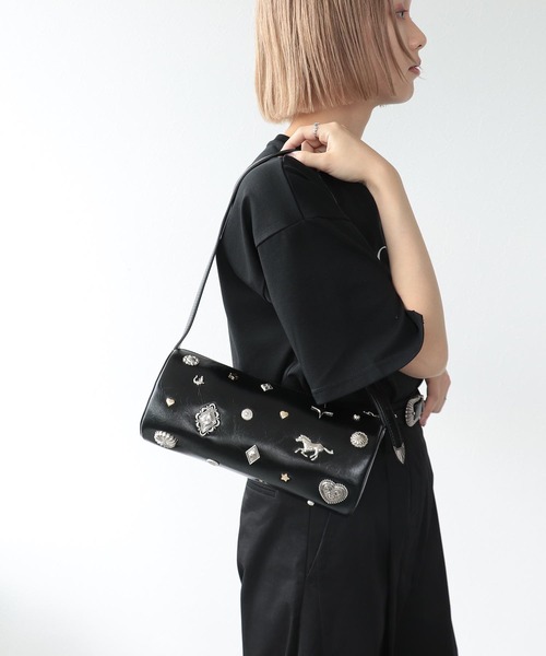 Three Four Time（ｽﾘｰﾌｫｰﾀｲﾑ）の「コンチョドラムボストンBAG（ショルダーバッグ・レディース・シルバー/ブラック/レッド・FREE）」の8枚目の写真