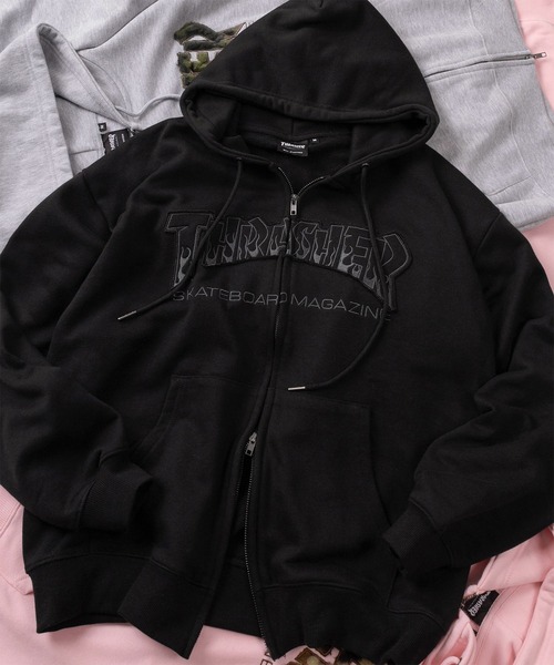THRASHER（スラッシャー）の「【70】【THRASHER/スラッシャー】ブランドロゴ アップリケ刺繍 裏毛 ジップパーカー/ダブルジップ/ショート丈有り（パーカー・メンズ・ピンク/ブラック/ブラック系その他2/ブラック系その他/グレー・FREE/M/L/XL）」の3枚目の写真