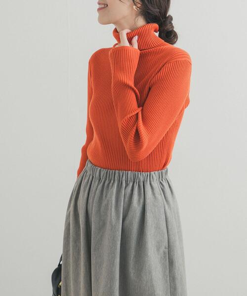 URBAN RESEARCH DOORS（アーバンリサーチドアーズ）の「タートルネックリブニット（ニット/セーター・レディース・オレンジ/オフホワイト/ブラック・FREE）」の7枚目の写真