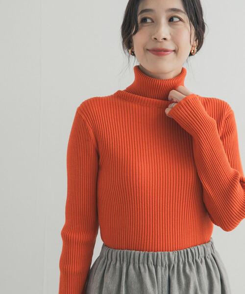 URBAN RESEARCH DOORS(アーバンリサーチドアーズ)の「タートルネックリブニット(ニット/セーター・レディース・オレンジ/オフホワイト/ブラック・FREE)」の5枚目の写真
