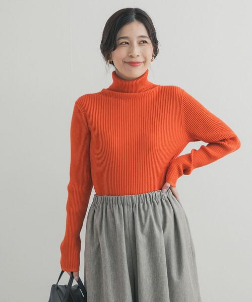 URBAN RESEARCH DOORS(アーバンリサーチドアーズ)の「タートルネックリブニット(ニット/セーター・レディース・オレンジ/オフホワイト/ブラック・FREE)」の7枚目の写真