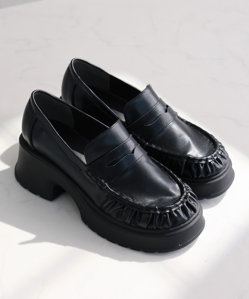 VIVIAN（ヴィヴィアン）の「厚底ギャザーローファー（ローファー・レディース・ブラック/ダークブラウン・S/LL/L/M）」の2枚目の写真