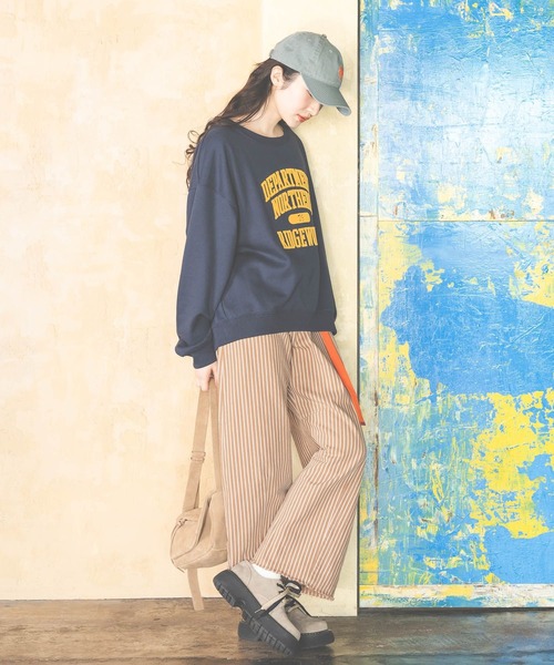 niko and...(ニコアンド)の「ブラッシュエンブロ裏毛プルオーバー(スウェット・レディース・ネイビー/レッド/グレー・MEDIUM/LARGE)」の6枚目の写真