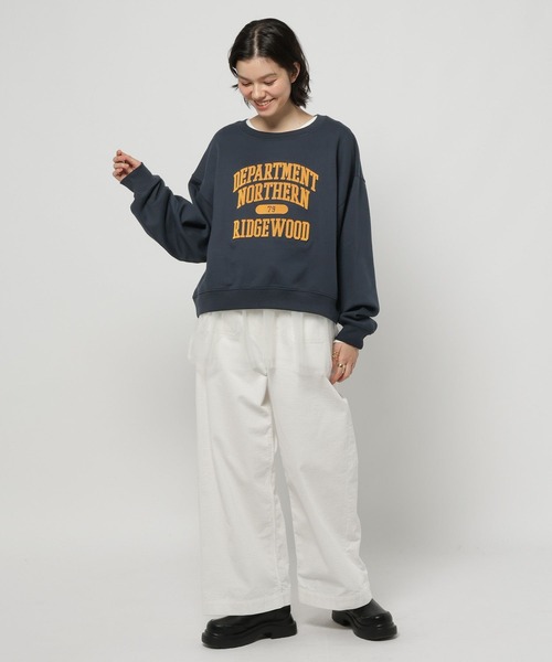 niko and...(ニコアンド)の「ブラッシュエンブロ裏毛プルオーバー(スウェット・レディース・ネイビー/レッド/グレー・MEDIUM/LARGE)」の12枚目の写真