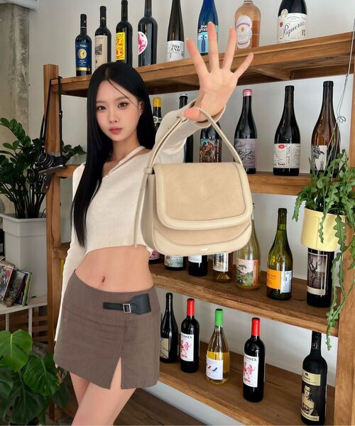 HOZE（ホジェ）の「パフスエード_2カラー（トートバッグ・レディース・ブラック/ベージュ・FREE）」の6枚目の写真