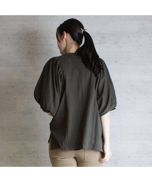 aity(アイティ)の「M-5L ギャザー袖ドルマン 半袖カットソー 夏服(Tシャツ/カットソー・レディース・ライトベージュ/ブラック/ホワイト/チャコールグレー・4L~5L/LL~3L/M~L)」の6枚目の写真
