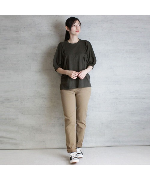 aity(アイティ)の「M-5L ギャザー袖ドルマン 半袖カットソー 夏服(Tシャツ/カットソー・レディース・ライトベージュ/ブラック/ホワイト/チャコールグレー・4L~5L/LL~3L/M~L)」の7枚目の写真