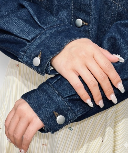 REDYAZEL(レディアゼル)の「フラワービジューパールデニムジャケット(デニムジャケット・レディース・サックスブルー/ブルー・FREE)」の13枚目の写真