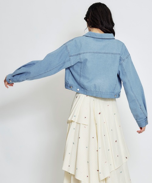 REDYAZEL(レディアゼル)の「フラワービジューパールデニムジャケット(デニムジャケット・レディース・サックスブルー/ブルー・FREE)」の19枚目の写真