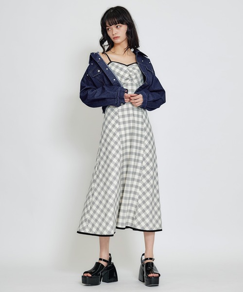 REDYAZEL(レディアゼル)の「フラワービジューパールデニムジャケット(デニムジャケット・レディース・サックスブルー/ブルー・FREE)」の8枚目の写真