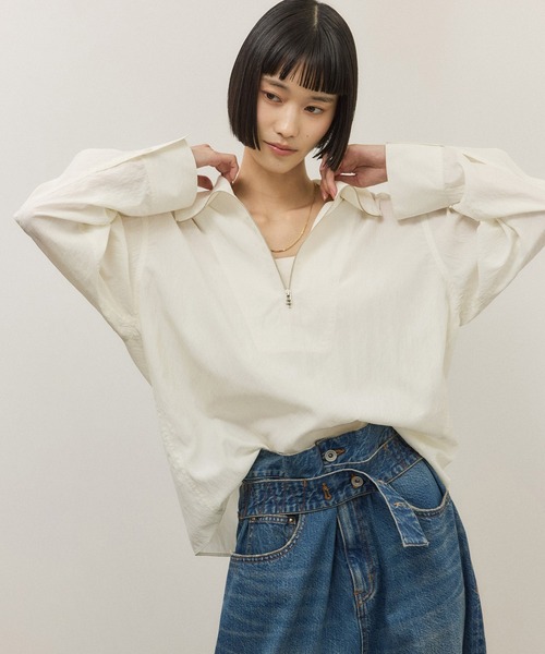 ADAM ET ROPE'（アダムエロペ）の「ハーフZIPシャツ（シャツ/ブラウス・レディース・オフホワイト/チャコールグレー・FREE）」の2枚目の写真