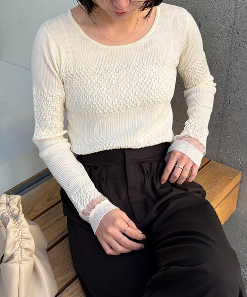 CAPRICIEUX LE'MAGE（カプリシューレマージュ）の「シャーリングニット（ニット/セーター・レディース・ブラック/ホワイト/ピンク・FREE）」の5枚目の写真