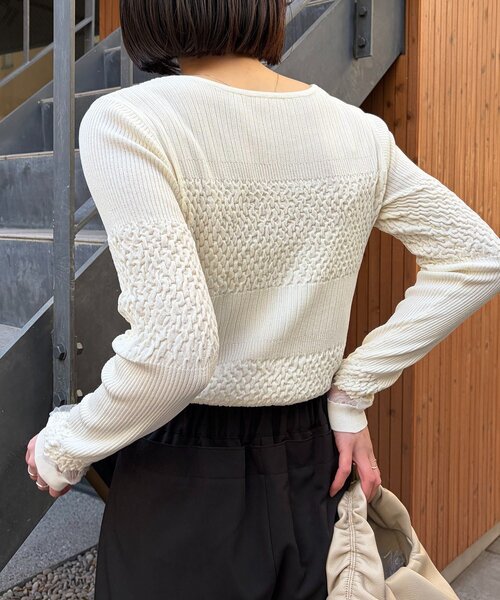 CAPRICIEUX LE'MAGE（カプリシューレマージュ）の「シャーリングニット（ニット/セーター・レディース・ブラック/ホワイト/ピンク・FREE）」の6枚目の写真