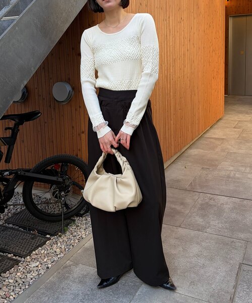 CAPRICIEUX LE'MAGE（カプリシューレマージュ）の「シャーリングニット（ニット/セーター・レディース・ブラック/ホワイト/ピンク・FREE）」の7枚目の写真