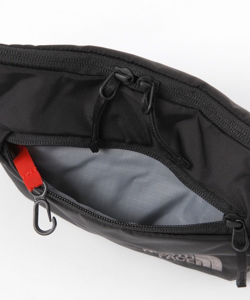 THE NORTH FACE(ザノースフェイス)の「【THE NORTH FACE(ザ・ノース・フェイス)】CAPELLA 2L(ショルダーバッグ・メンズ・アイボリー/ブラック・FREE)」の10枚目の写真