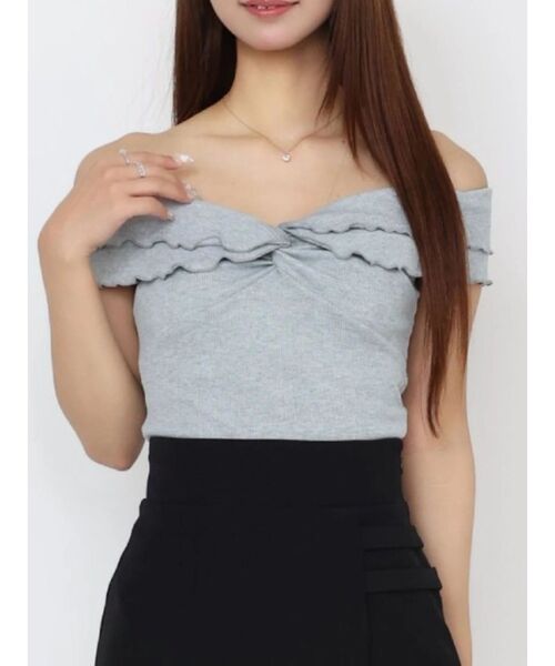 EATME（イートミー）の「オフショルツイストフリルTOP（Tシャツ/カットソー・レディース・ピンク/グレー/ブラック・FREE）」の3枚目の写真