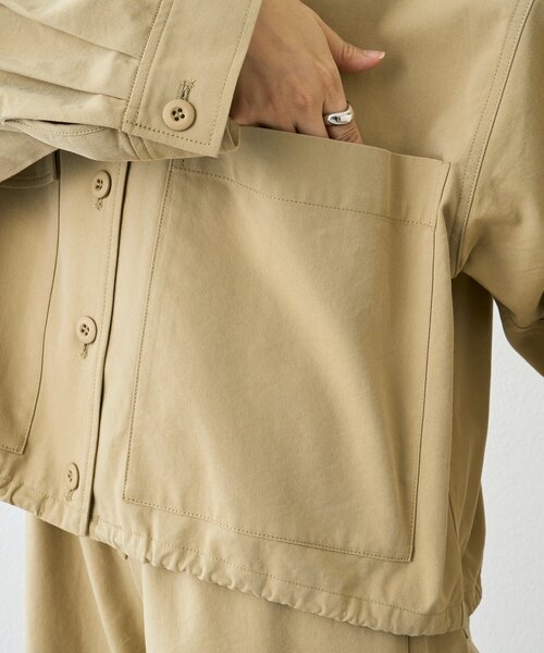 RIVE DROITE（リヴドロワ）の「予約【A・MONN(アモン)】ミリタリースタンドシャツ（シャツ/ブラウス・レディース・ベージュ/カーキ・FREE）」の5枚目の写真