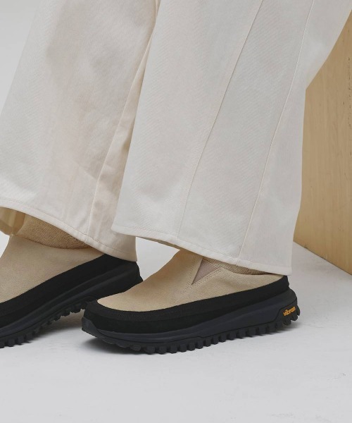 TODAYFUL(トゥデイフル)の「TODAYFUL Vibramsole Leather Sabot ビブラムソールレザーサボ/12611032(その他シューズ・レディース・ブラック/サンドベージュ/モスグリーン・36/37/38)」の2枚目の写真