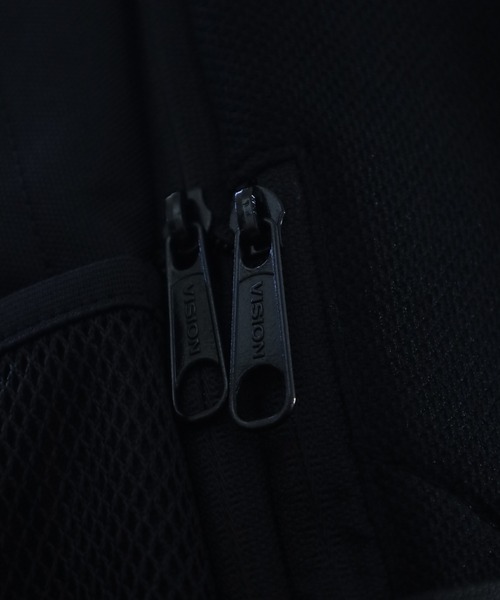 VISION STREET WEAR（ヴィジョンストリートウェア）の「VISION STREET WEAR Expandable backpack リュック（バックパック/リュック・メンズ・ブラック×レッド/ブラック×ホワイト/ブラック・FREE）」の19枚目の写真