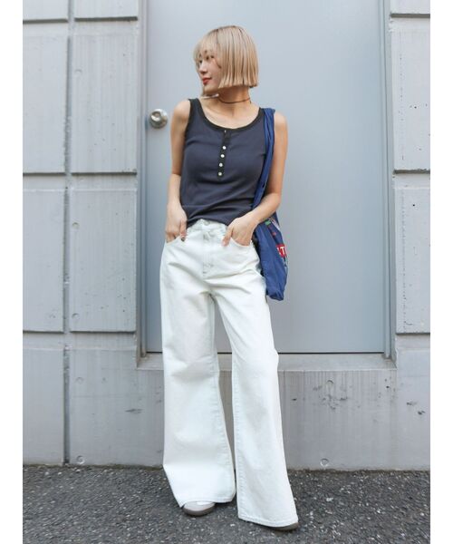 Ungrid（アングリッド）の「ブリーチデザインフレアデニム（デニムパンツ・レディース・ブラウン/オフホワイト・26inch/25inch/24inch）」の5枚目の写真