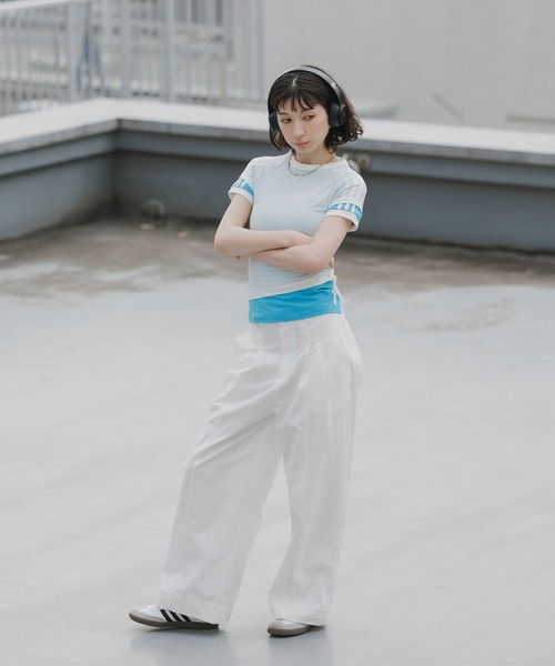 adidas（アディダス）の「adidas/アディダス レディース トレフォイルロゴ ダブルレイヤー カリ 半袖Tシャツ 2026年春夏（Tシャツ/カットソー・レディース・ライトブルー/ブラック/イエロー・S/M/L）」の17枚目の写真