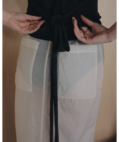 anuke（アンヌーク）の「Sheer Workpocket Skirt（スカート・レディース・アイボリー/チャコールグレー・38inch/36inch）」の15枚目の写真