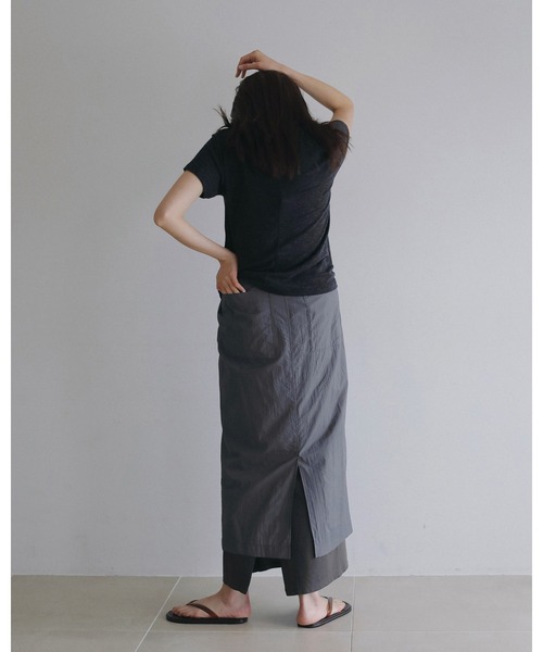 anuke（アンヌーク）の「Sheer Workpocket Skirt（スカート・レディース・アイボリー/チャコールグレー・38inch/36inch）」の6枚目の写真