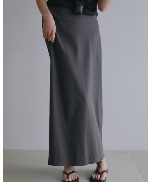 anuke（アンヌーク）の「Sheer Workpocket Skirt（スカート・レディース・アイボリー/チャコールグレー・38inch/36inch）」の10枚目の写真