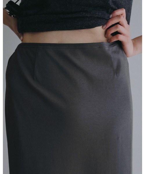 anuke（アンヌーク）の「Sheer Workpocket Skirt（スカート・レディース・アイボリー/チャコールグレー・38inch/36inch）」の13枚目の写真