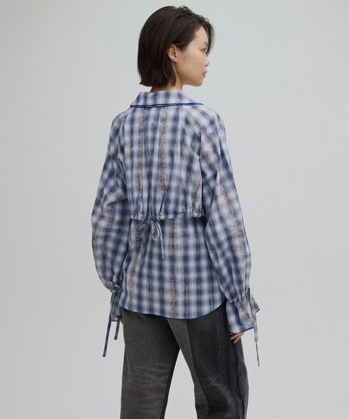 Ameri(アメリ)の「UNEVEN CHECK RIBBON SHIRT(シャツ/ブラウス・レディース・ネイビー/ブルー・FREE)」の9枚目の写真