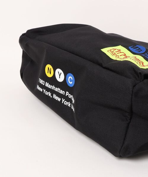 Manhattan Portage（マンハッタンポーテージ）の「BED-STUY Shoulder Bag (LG) LVL MTA（ショルダーバッグ・メンズ・ブラック・LARGE）」の14枚目の写真