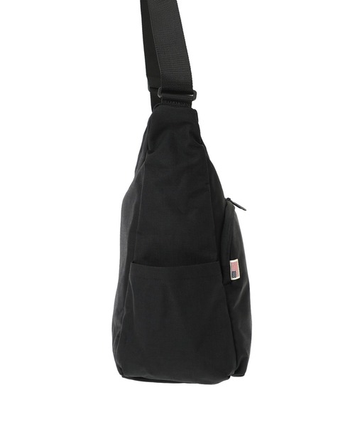 Manhattan Portage（マンハッタンポーテージ）の「BED-STUY Shoulder Bag (LG) LVL MTA（ショルダーバッグ・メンズ・ブラック・LARGE）」の3枚目の写真