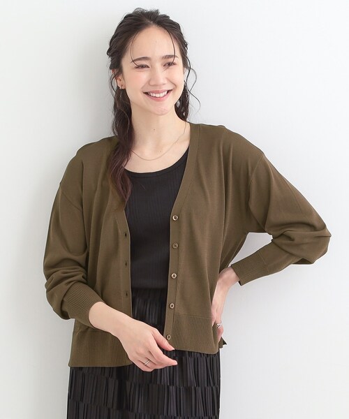 SHOO・LA・RUE(シューラルー)の「【洗濯機可/ひんやり/UV】さらっとしたタッチが心地よい ショート丈 Vネックカーディガン(カーディガン/ボレロ・レディース・ブルー系その他/マスタード/ダークブラウン/ライトグレー/ブラック・04/03/02/01)」の18枚目の写真
