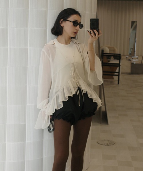Ameri(アメリ)の「<ZOZOTOWN限定>RIBBON FRILL SHEER BROUSE(シャツ/ブラウス・レディース・ネイビー/アイボリー/ブルー・FREE)」の19枚目の写真