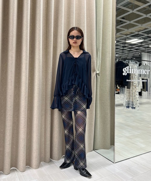 Ameri(アメリ)の「<ZOZOTOWN限定>RIBBON FRILL SHEER BROUSE(シャツ/ブラウス・レディース・ネイビー/アイボリー/ブルー・FREE)」の6枚目の写真